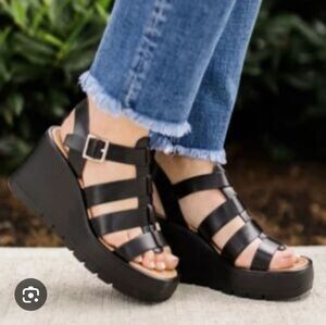 Soda Black Chunky Platform Wedge Sandals Women’s Strappy Y2K 90s Grunge Style
